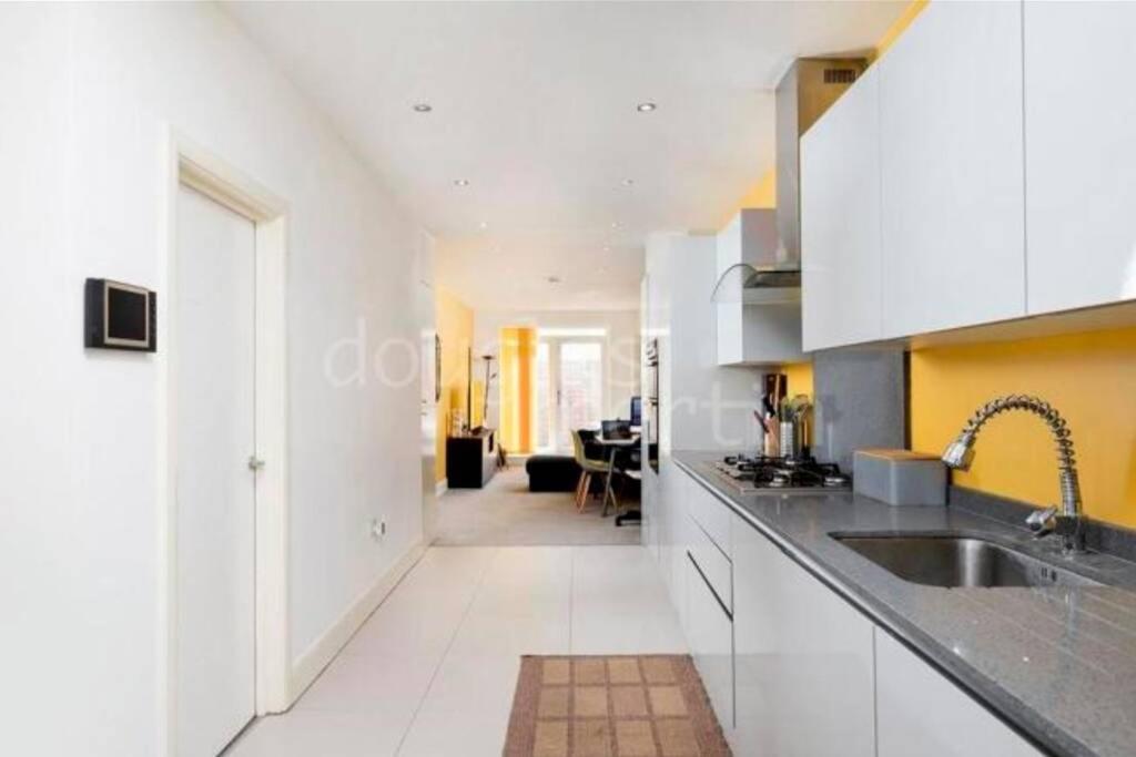 Contemporary 3 Bed Apartment In Hendon Central. エクステリア 写真